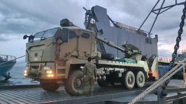 8 self-propelled howitzers arrive in Mindanao for counter-terror ops