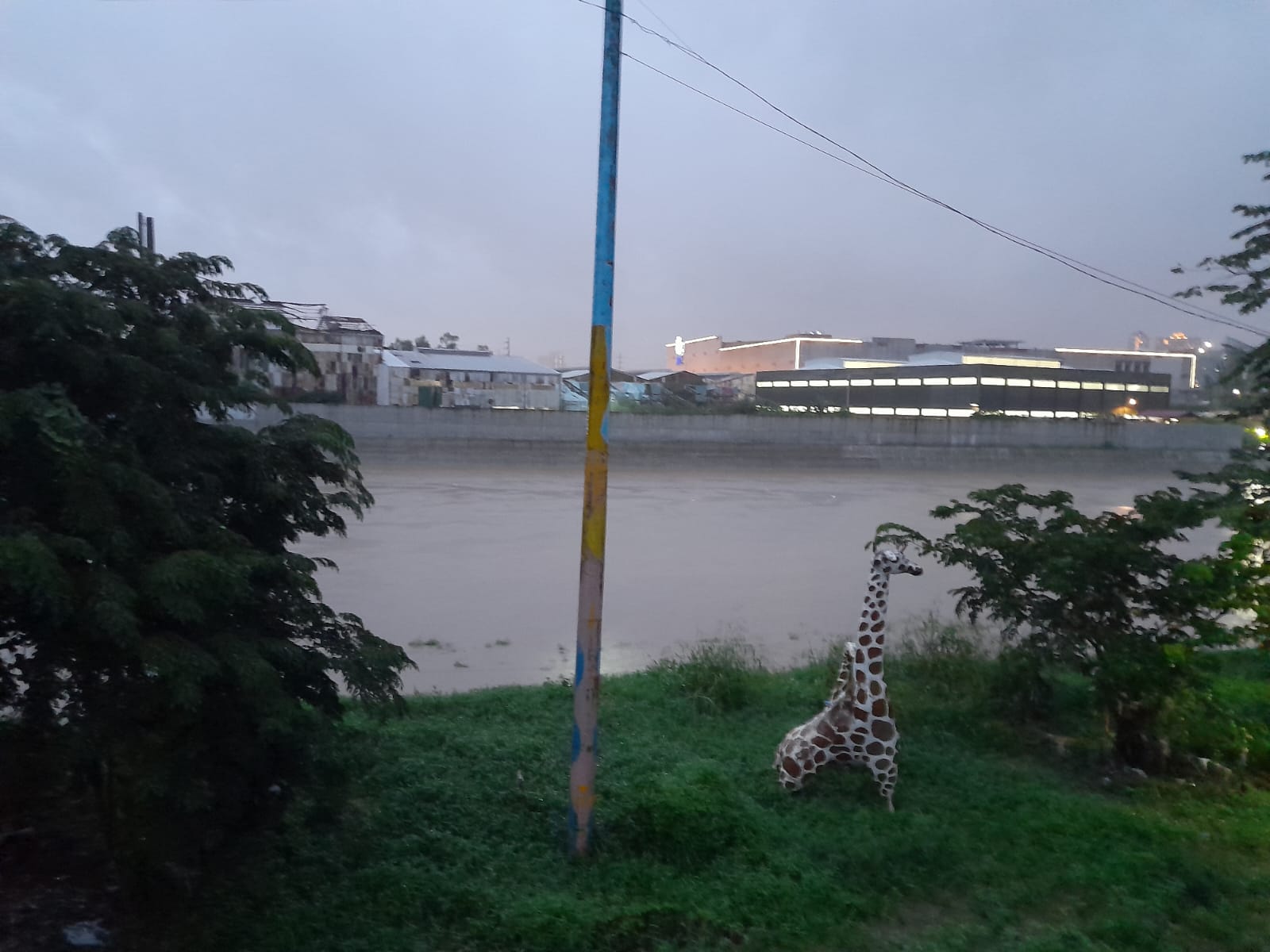 Marikina River reaches first alarm level amid continuous rain