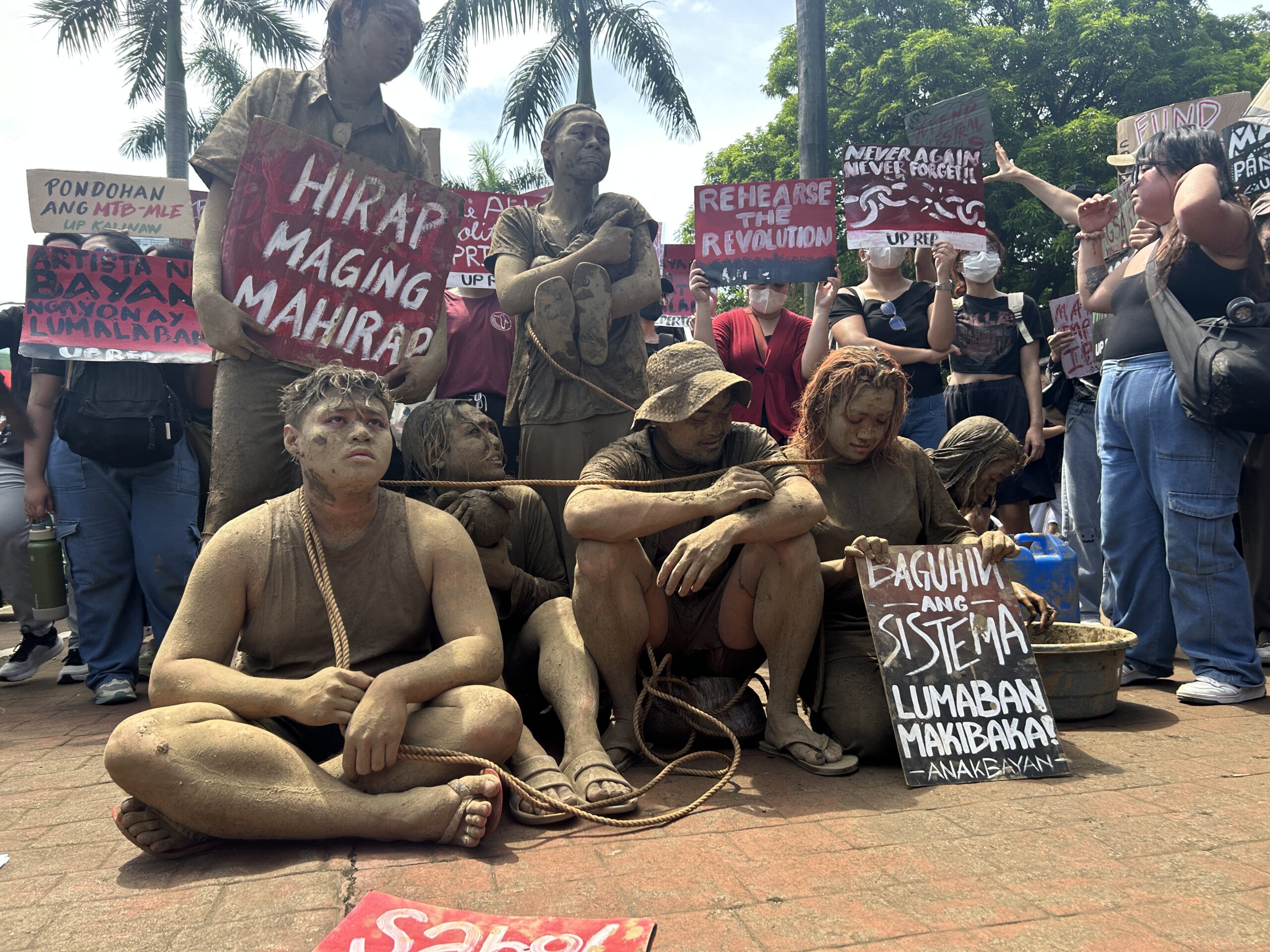 Covered in mud, UP students call out corruption in infra projects