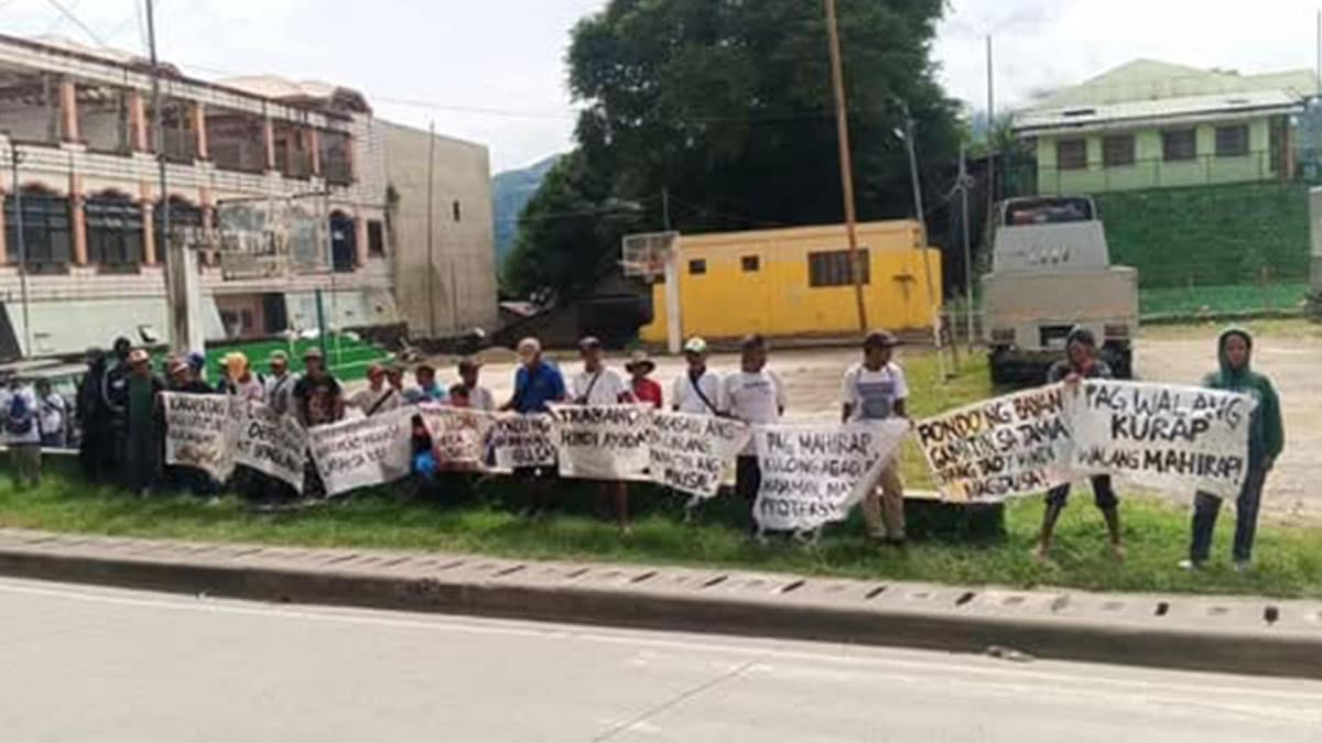 Mangyans in Occidental Mindoro stage rally vs corruption