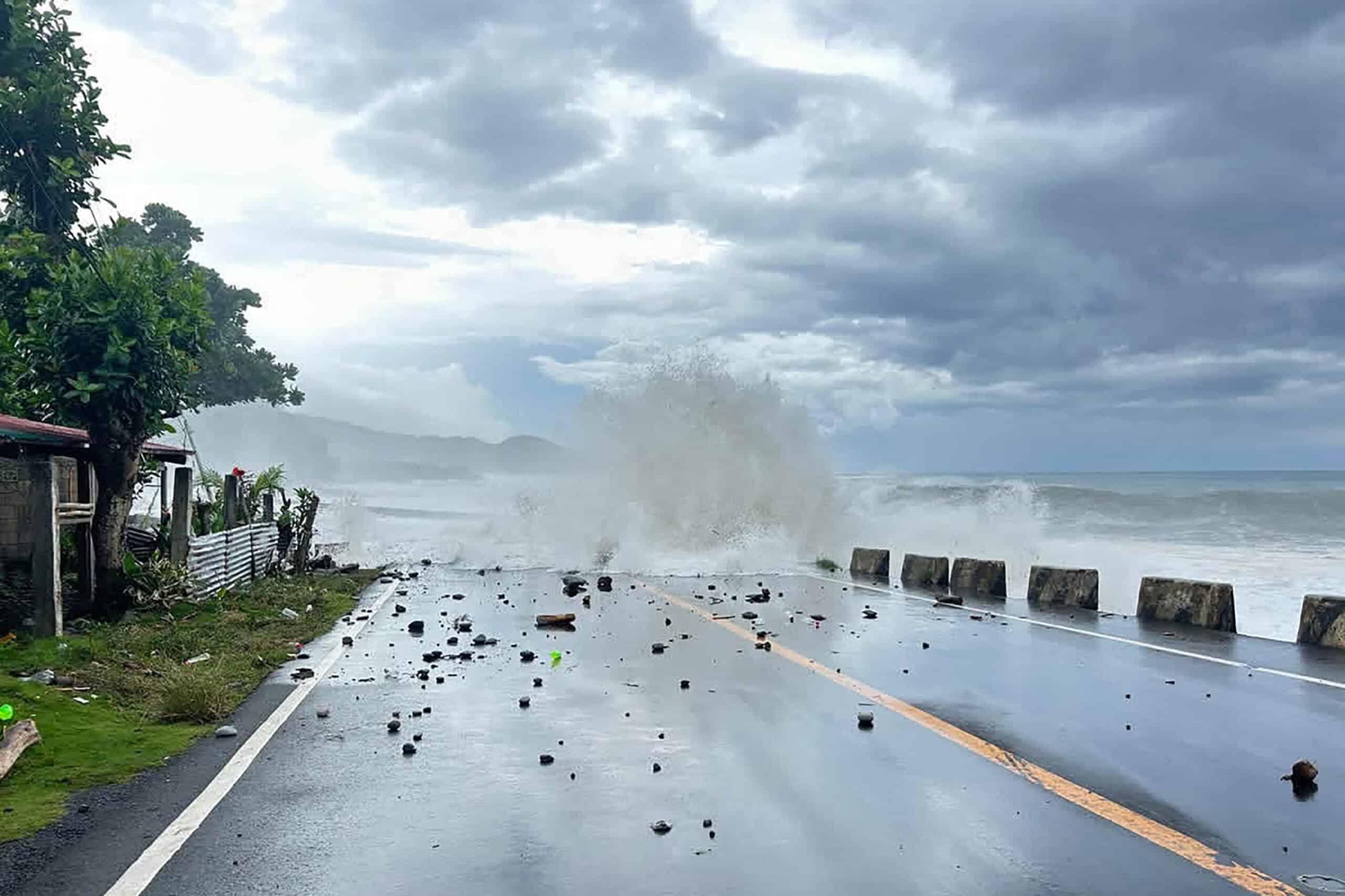 PH evacuates hundreds of thousands as super typhoon nears