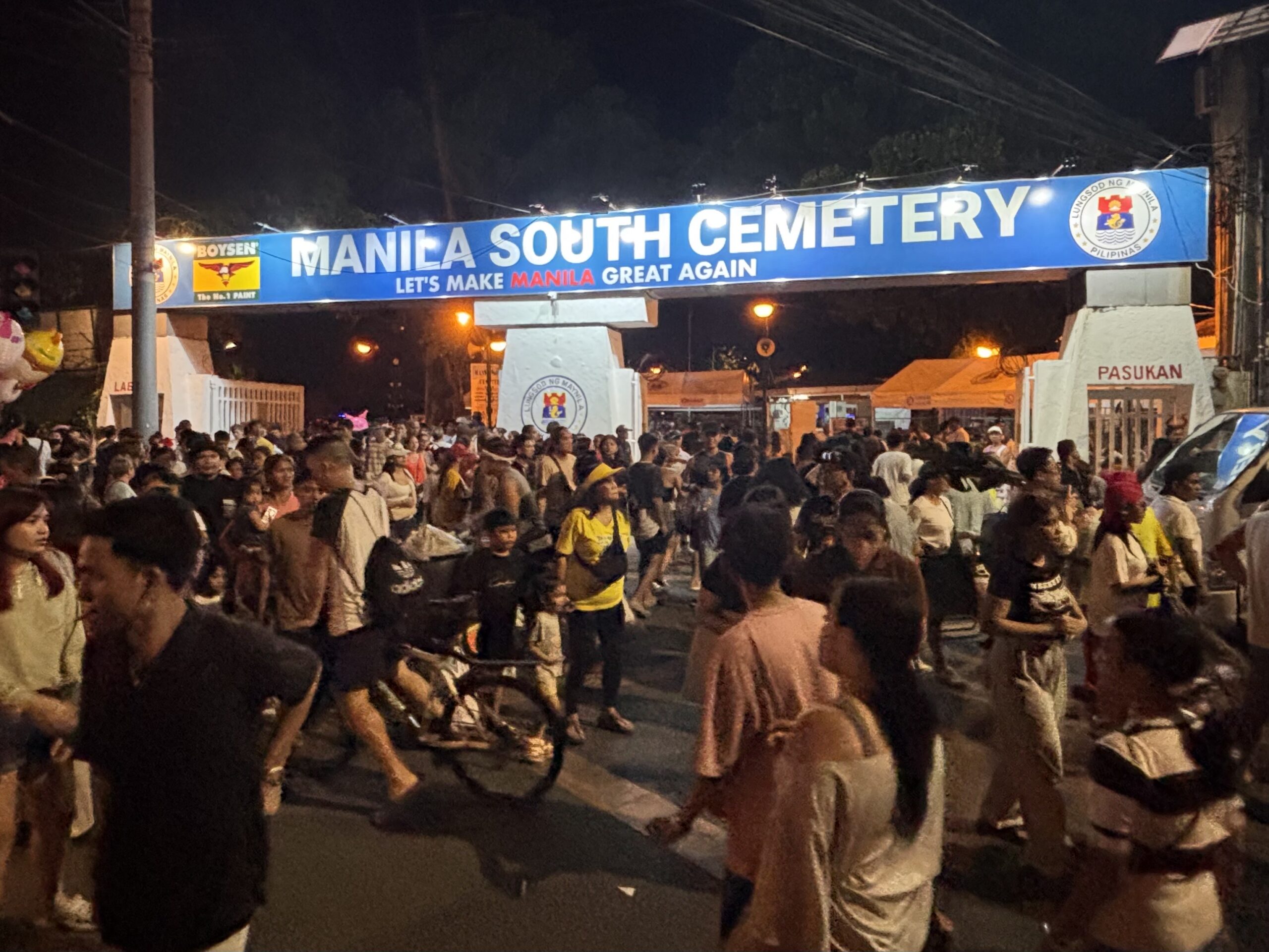 Over 145,000 flock to Manila South Cemetery on All Saints’ Day