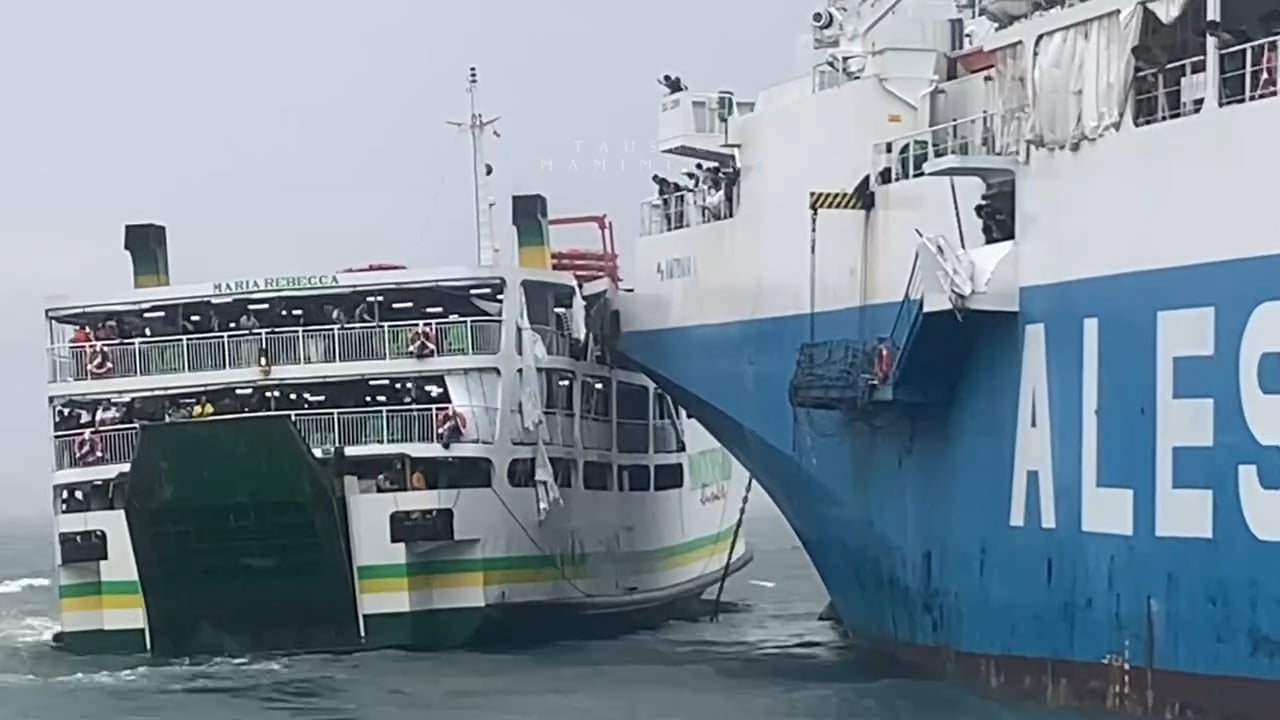 LOOK: Vessels figure in collision at Jolo port