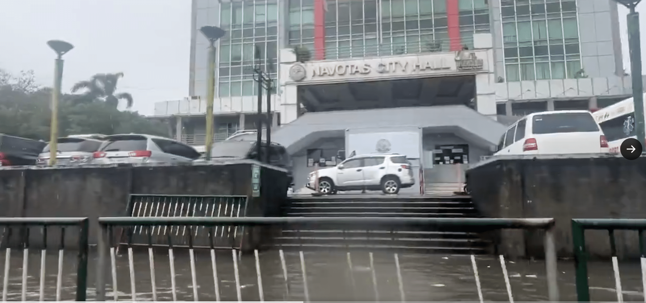 WATCH: Flooding hits Navotas City Hall, other areas