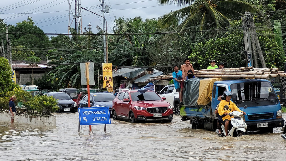 17 Butuan City villages flooded as Uwan moves closer to land