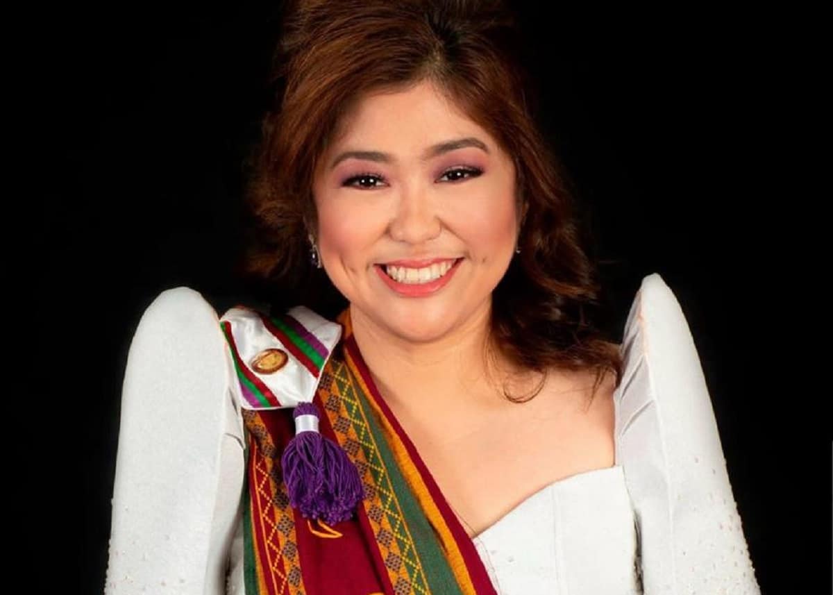 After 8 years, bar exam passer honors late father by becoming a lawyer