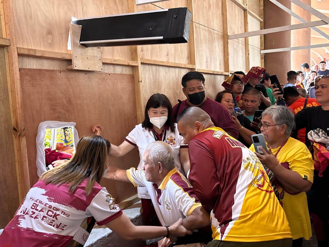 Nazareno 2026: Quiapo church extends ‘Pahalik’ until Saturday morning