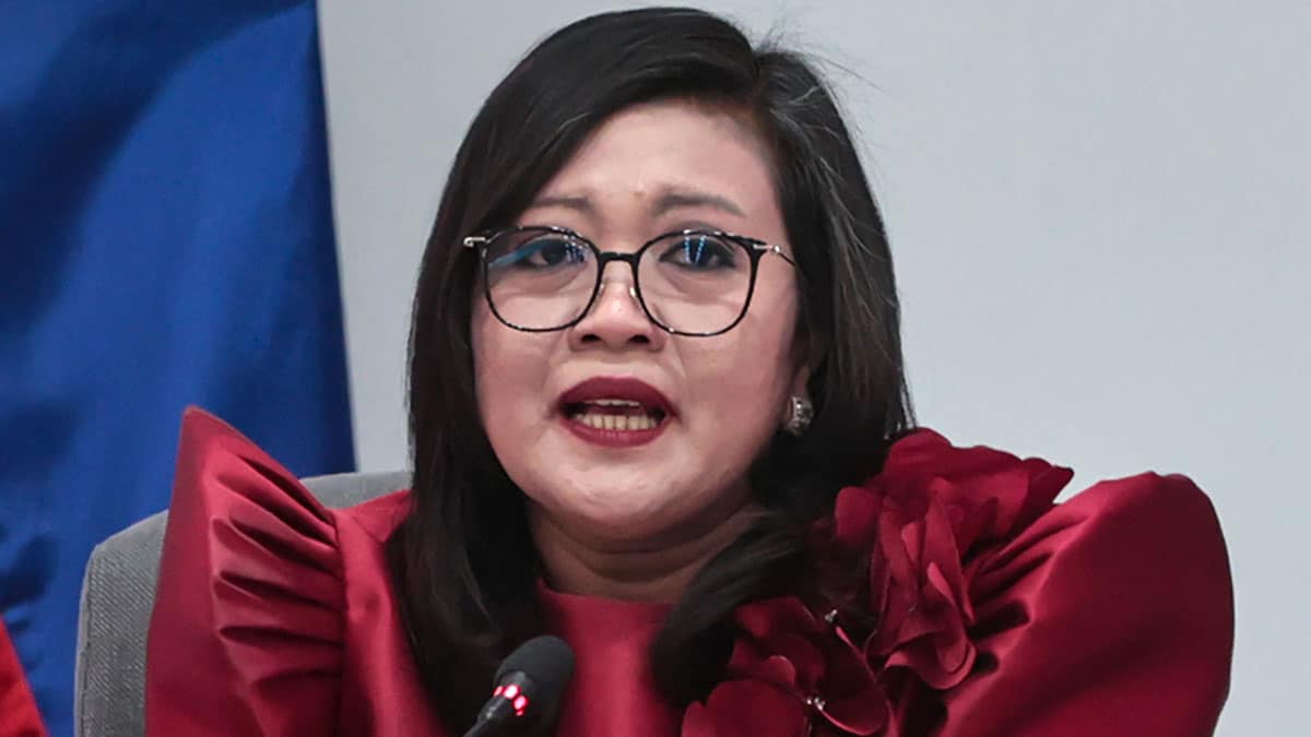 Luistro explains next steps, scenarios for Marcos impeachment