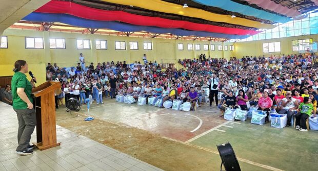 VP Sara distributes relief packs in flood-hit areas of Surigao del Sur