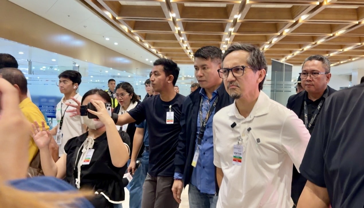Dizon inspects Naia T1 ahead of Undas 2026 travel rush